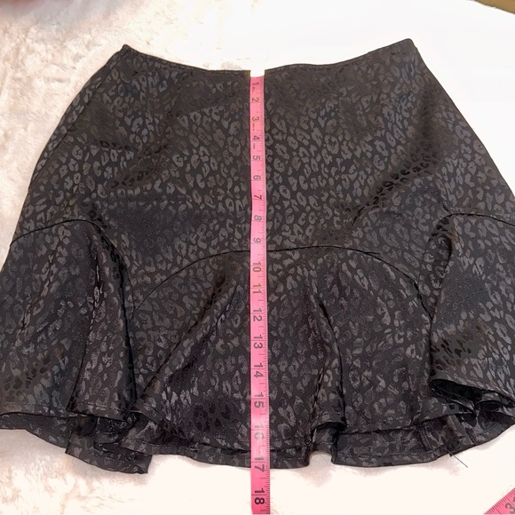 Black cheetah print skater skirt - Picture 10 of 17